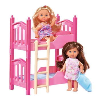 Evi z piętrowym łóżkiem